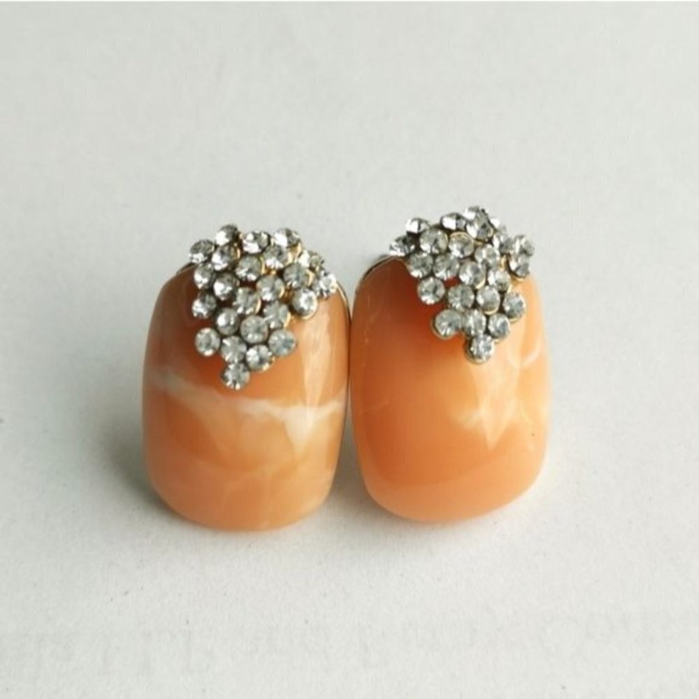Coral and crystal Stud earrings 🆕